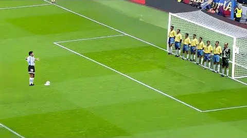 中国男足世预赛对决澳大利亚，力图取胜